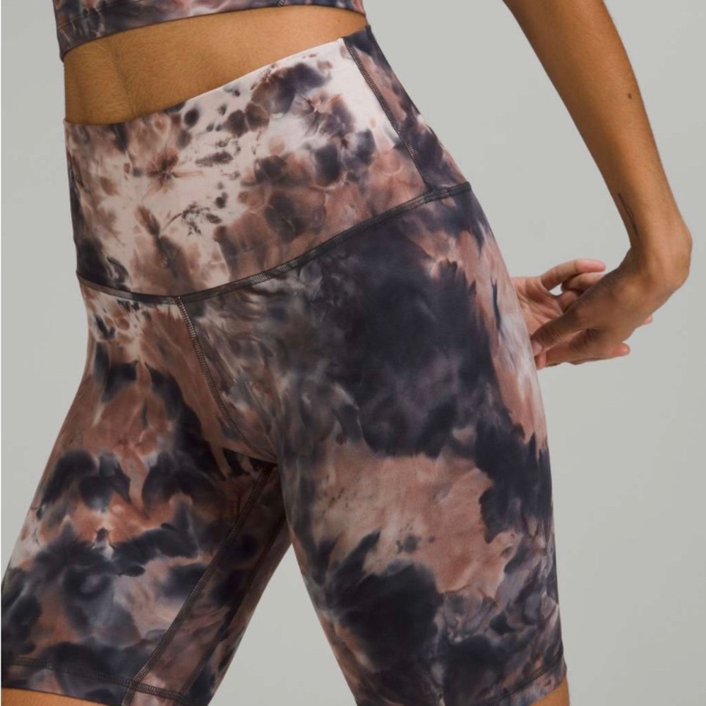 Lululemon Align High-Rise Short 8" , size 4